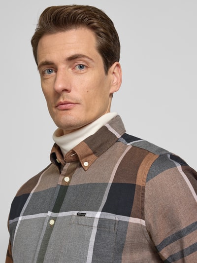 Barbour Tailored Fit Freizeithemd mit Button-Down-Kragen Modell 'Dunoon' Sand 3