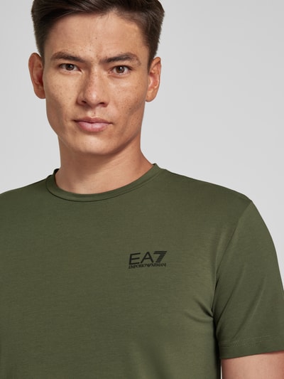 EA7 Emporio Armani T-Shirt mit Label-Print Oliv 3