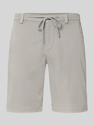 Produktfoto, Bermudas mit Bindegürtel und französischen Eingrifftaschen von MAC aus Baumwoll-Mix mit Stretch-Anteil, Straight Fit, Knopf-Reißverschluss, Gesäßleistentaschen mit Knopfverschluss, Label-Print, Bundweite 42 cm, Innenbeinlänge 26 cm, Farbe Hellgrau, glatte Textur