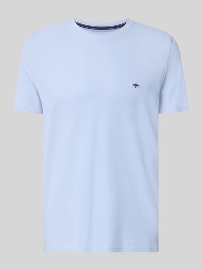 Produktfoto, Regular Fit T-Shirt mit Logo-Stitching von Fynch-Hatton, męski t-shirt z bawełny, krój regular fit, wyhaftowane logo, okrągły dekolt, długość tyłu w rozmiarze M: 68 cm