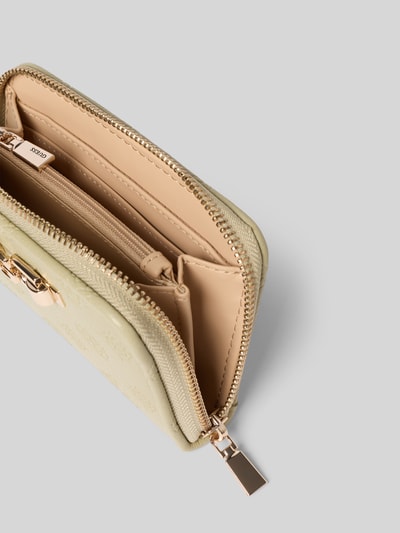 Productfoto, portemonnee met logodetail in leerlook model 'Anise' van Guess, dames portemonnee met hoofdvak en ritssluiting, beige tinten