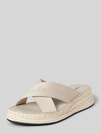 Calvin Klein Jeans Slippers met plateauzool Beige - 1