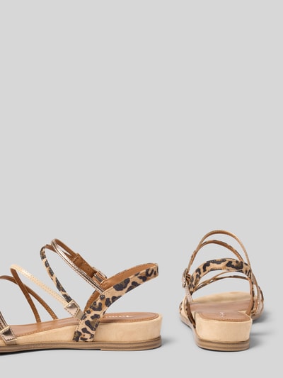 Produktfoto, Sandalen mit Strasssteinbesatz von Tamaris in beige mit Leopardenmuster, flach, abgerundete Schuhspitze, strukturierte Sohle