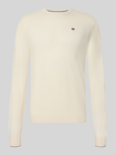 Produktfoto, Slim Fit Strickpullover aus reiner Wolle Modell 'DAMAVAND' von Napapijri in Creme mit Label-Detail und elastischen Abschlüssen