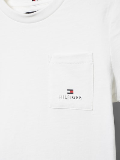 Tommy Hilfiger Teens T-shirt z kieszenią na piersi model ‘ESSENTIAL’ Biały 2