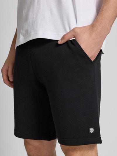 Christian Berg Men Sweatshorts mit Eingrifftaschen und Gesäßtasche Black 3