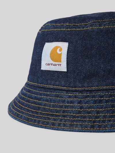 Produktfoto, Bucket Hat mit Label-Patch Modell 'Belmar' von Carhartt Work In Progress z bawełny, tkanina stylizowana na denim