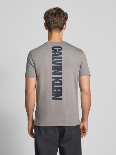 Calvin Klein Jeans Regular fit T-shirt met ronde hals Lichtgrijs - 5