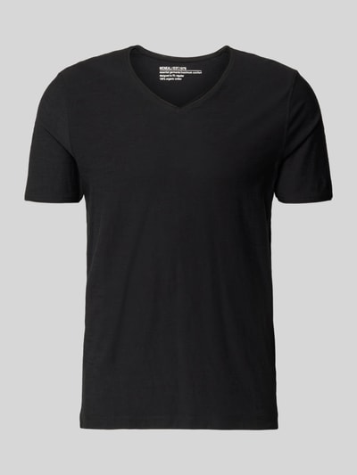 Produktfoto, schwarzes T-Shirt mit geripptem Rundhalsausschnitt von MCNEAL, Regular Fit, Rückenlänge 65 cm bei Größe M, glatte Struktur