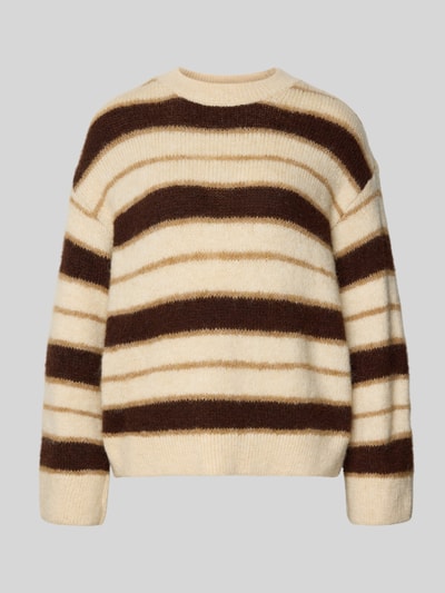 Produktfoto, Strickpullover mit gerippten Abschlüssen von Mango im creme-braunen Streifenmuster, lockerer Schnitt, Material-Mix mit Baumwoll-Anteil.