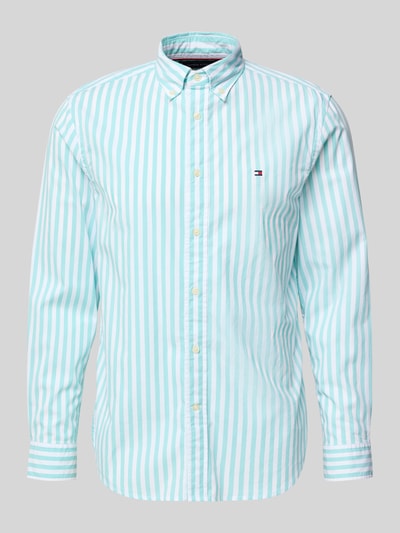 Produktfoto, Regular Fit Freizeithemd aus Baumwoll-Popeline von Tommy Hilfiger in Türkis-Weiß mit Allover-Streifen, Button-Down-Kragen, Logo-Stitching.