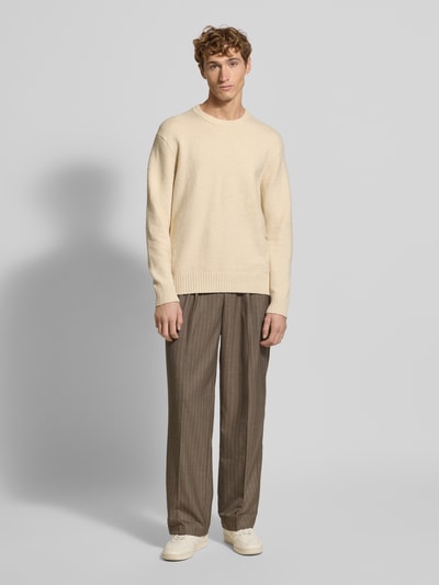 Don´t Waste Culture Spodnie materiałowe z kieszeniami z tyłu model ‘Olenna’ Szarobrązowy 1