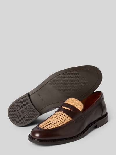 Produktfoto, Loafers aus Leder mit Label-Prägung Modell 'Lozham' von Gant in Flecht-Optik, abgerundete Form, strukturierte Sohle, braun-beige, Absatzhöhe 3 cm, Schafthöhe 7 cm, Schaftweite 6 cm, Herren