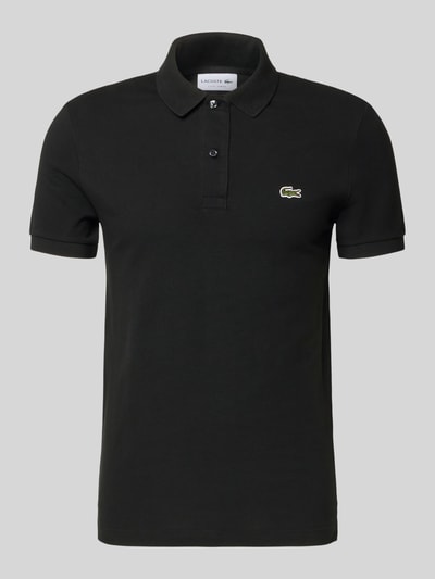Produktfoto, Slim Fit Poloshirt aus reiner Baumwolle von Lacoste, czarna jednolita kolorystyka, krój slim fit, logo, bawełniany piké
