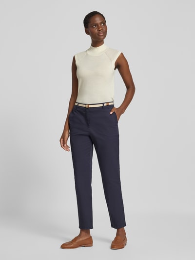 Christian Berg Woman Chino mit Gürtel und Gesäßtaschen Dunkelblau 1