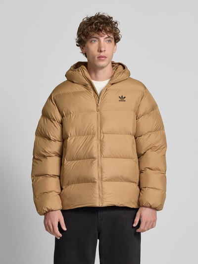 adidas Originals Kurtka pikowana o kroju regular fit z wyhaftowanym logo model ‘Commercial’ Średniobrązowy 4