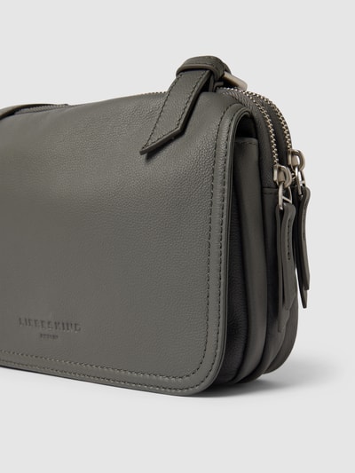 LIEBESKIND BERLIN Crossbody Bag mit Label-Detail Dunkelgrau 3