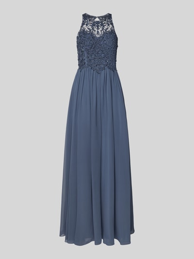 Produktfoto, Abendkleid mit floralen Stickereien von LAONA in Blau, tailliert, ärmelloser Schnitt, transparenter Rundhalsausschnitt, ausgestellter Rockteil aus leichtem Material, Verzierung mit Strasssteinen, feine Raffungen, Nahtreißverschluss und Cut-Out auf der Rückseite, Rückenlänge 153 cm bei Größe 36.