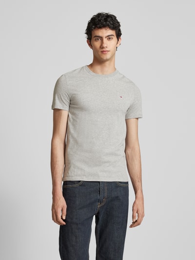 Tommy Jeans Slim fit T-shirt met logobadge in een set van 2 stuks Lichtgrijs gemêleerd - 4