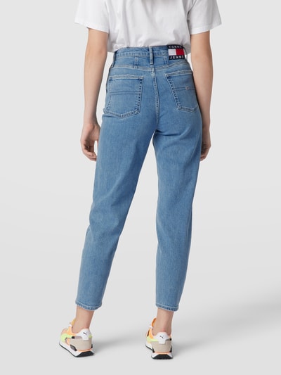 Tommy Jeans Mom Fit Jeans im Used-Look mit Label-Detail Jeansblau 5