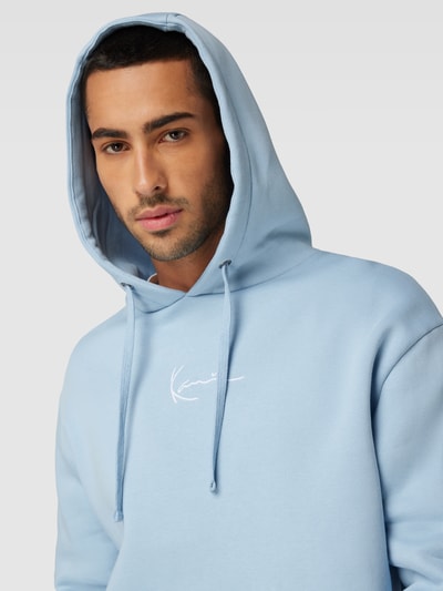 KARL KANI Hoodie mit Label-Stitching Hellblau 3