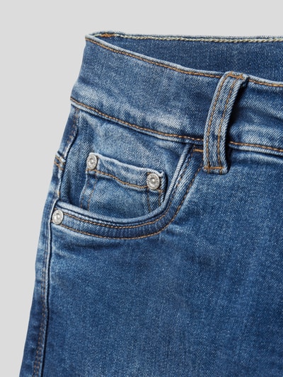 Tom Tailor Jeansshorts mit Label-Details Hellblau 2