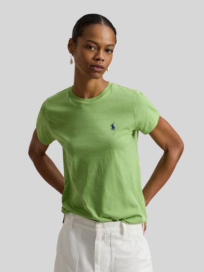 Kobiece modelka ma na sobie T-shirt mit Label-Stitching od Polo Ralph Lauren z bawełny, krój regular fit, okrągły dekolt, zielony, widok całej sylwetki z przodu, długość tyłu w rozmiarze S: 54 cm.