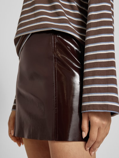 Jake*s Casual Minirock in Leder-Optik mit Teilungsnähten Aubergine 3