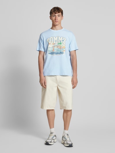 Tommy Jeans Relaxed Fit T-Shirt mit Motiv-Print Hellblau 1