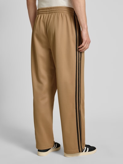 adidas Originals Spodnie treningowe ze szwami podłużnymi i elastycznym pasem Średniobrązowy 5