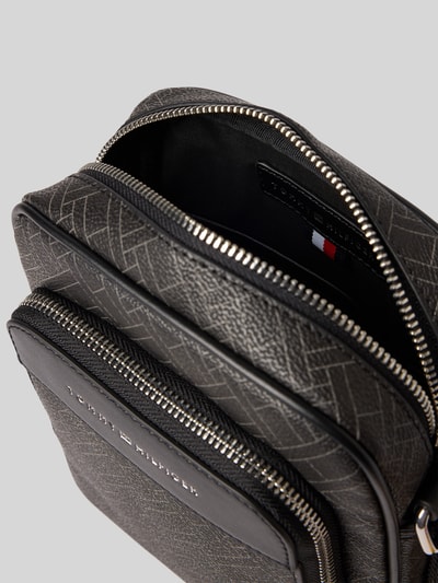 Tommy Hilfiger Umhängetasche in Leder-Optik BLACK 5