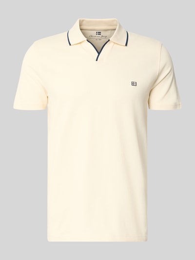 Produktfoto, Modern Fit Poloshirt mit Logo-Stitching von Christian Berg Men aus Reine Baumwolle mit Polokragen in Beige, Rückenlänge 71 cm, Größe M
