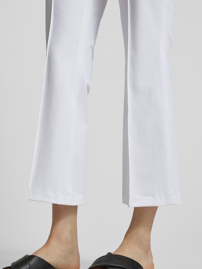 Cambio Spodnie materiałowe z poszerzaną nogawką o skróconym kroju model ‘ROS EASY KICK’ Biały 3