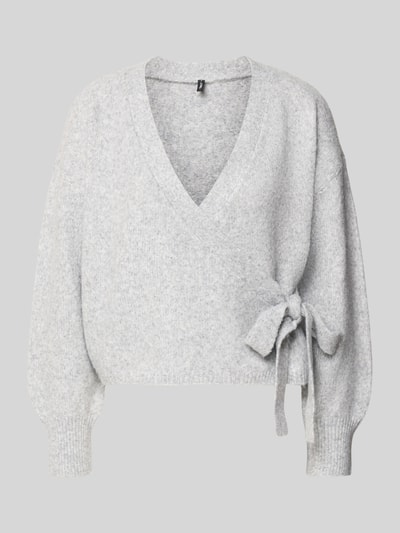 Produktfoto, Regular Fit Cardigan mit Woll-Anteil Modell 'KIRA' von Only in hellgrauer Melange-Strickoptik, unifarben, V-Ausschnitt, Taillengürtel.