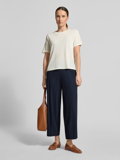 Kobiece modelka nosi Relaxed Fit Schlupfhose Modell 'SALLY' od Raffaello Rossi z dżerseju high-tech, szerokość w rozmiarze 36: 39 cm, długość wewnętrzna nogawki w rozmiarze 36: 68 cm, elastyczny pas, widok całej sylwetki z przodu.