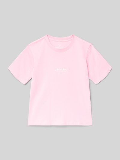 Produktfoto, Kinder T-Shirt aus reiner Baumwolle Modell 'SOHO' von JACK & JONES in Rosa mit Statement-Print, gerade Passform, Rundhalsausschnitt