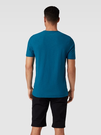 MCNEAL T-shirt o kroju regular fit z bawełny z dekoltem w serek Lazurowy 5