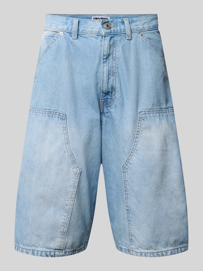Produktfoto, Regular Fit Jeansshorts mit Label-Details von REVIEW, hellblaue Baumwolle, 5-Pocket-Design, klare Nähte, glatte Textur