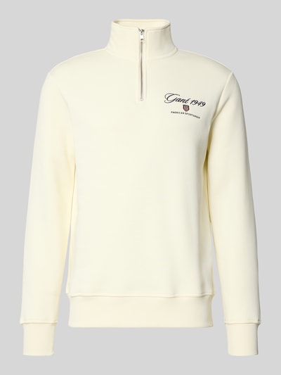 Produktfoto, Sweatshirt mit Stehkragen und Reißverschluss von Gant aus Baumwoll-Mix in Regular-Fit mit Label-Stitching, cremefarben, glatte Textur