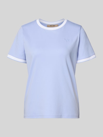 Produktfoto, hellblaues T-Shirt mit weißen Kontraststreifen und Label-Detail, Modell 'Molina' von MOS MOSH, reine Baumwolle, gerader Schnitt
