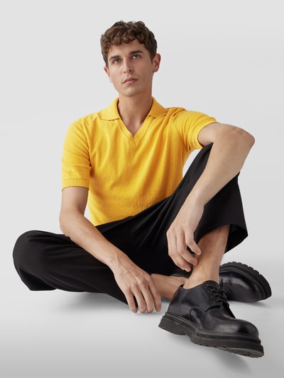 Lardini Poloshirt mit V-Ausschnitt Gelb 3