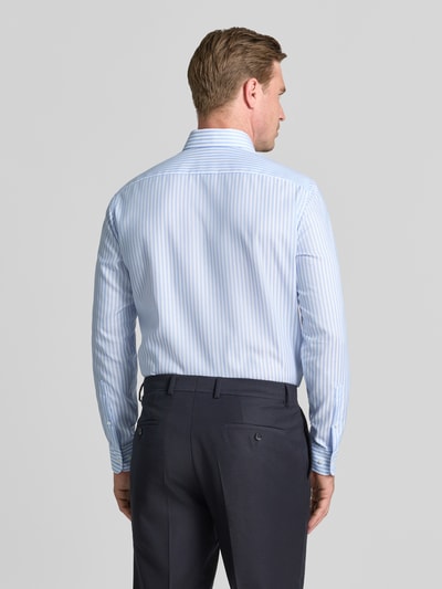 Christian Berg Men Regular Fit Business-Hemd mit Kentkragen Bleu 5