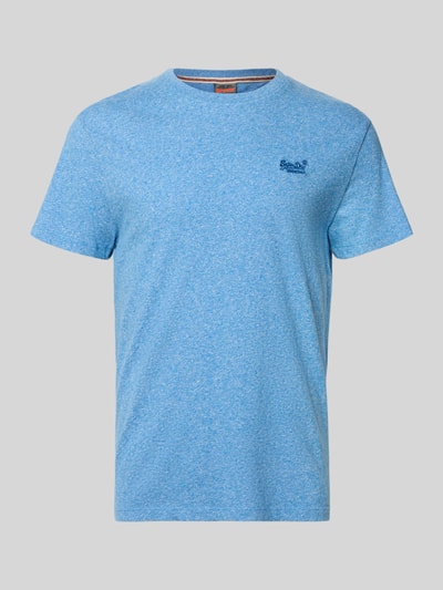 Produktfoto, Regular Fit T-Shirt mit Logo-Stitching von Superdry aus reiner Baumwolle in meliertem Hellblau, Rundhalsausschnitt, Rückenlänge 69 cm in Größe M