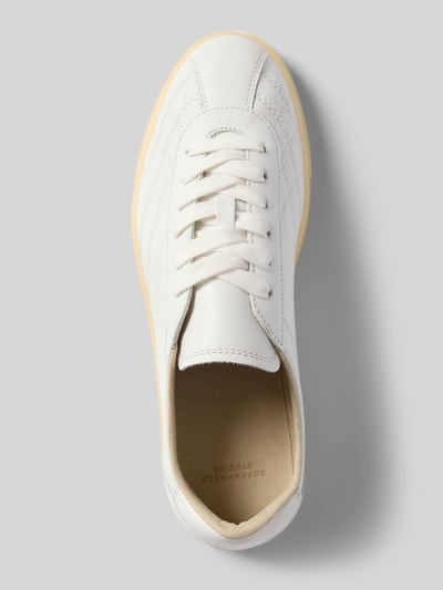 Produktfoto, Sneaker aus echtem Leder mit Logo-Prägung von Copenhagen, abgerundete Passform, Schnürverschluss, glatte Sohle, Damen, Absatzhöhe 2 cm, Schafthöhe 7 cm, Schaftweite 8 cm, weiße Farbe, gleichmäßige, feine Leder-Textur, Oberansicht