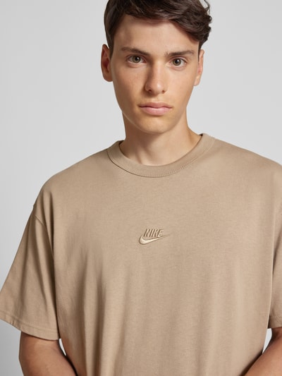Nike T-Shirt mit Label-Stitching Beige 3