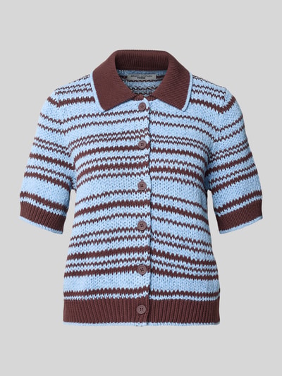 Produktfoto, Boxy Fit Strickjacke aus Baumwoll-Mix von Marc O'Polo Denim, dwutonowy wzór, paski, brązowy i niebieski, krótki rękaw, okrągły dekolt, dzianina