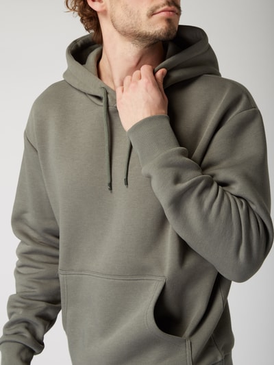 REVIEW Oversized Hoodie mit Känguru-Tasche Oliv 3