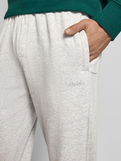 Ellesse Regular Fit Sweatpants mit Eingrifftaschen Modell 'ORVINIO' Hellgrau 3