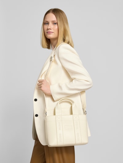HUGO Torba na ramię z wyhaftowanym logo model ‘BECKY’ Écru 1