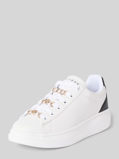 Produktfoto, Sneaker aus Leder-Mix Modell 'Fionia' von Guess in Weiß mit schwarzem Detail, Zierbesatz, Logo-Print, abgerundete Form